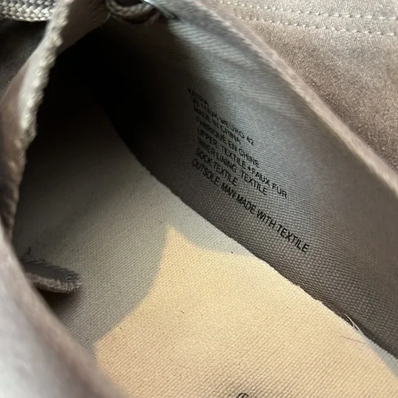 Sneakers with Fuzzy Ball - Picture 4 of 4